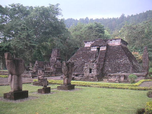 Un temple maya à Java ? Candi-sukuh